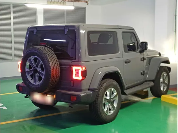 Car image 5