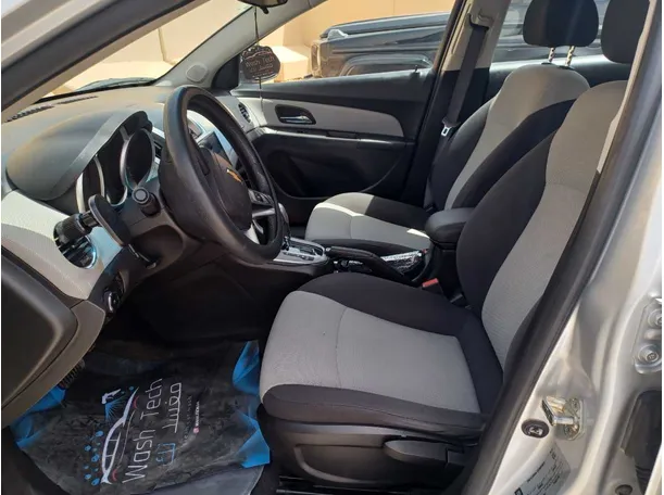 Car image 11