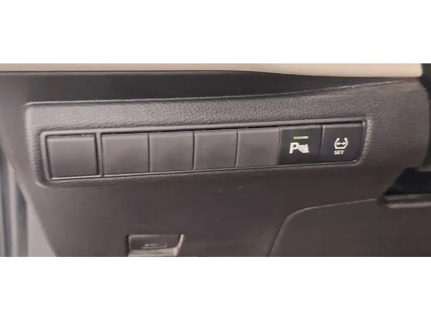 Car image 29