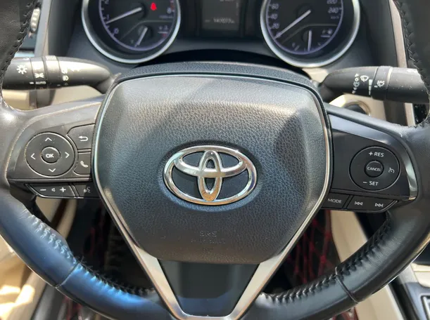 Car image 25