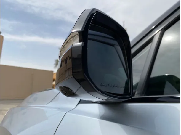 Car image 26