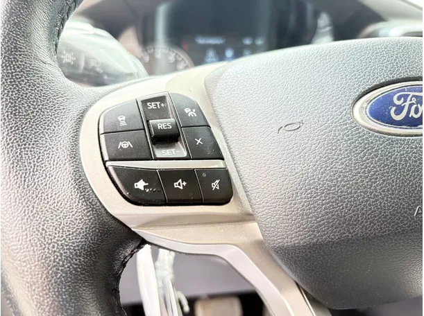 Car image 28