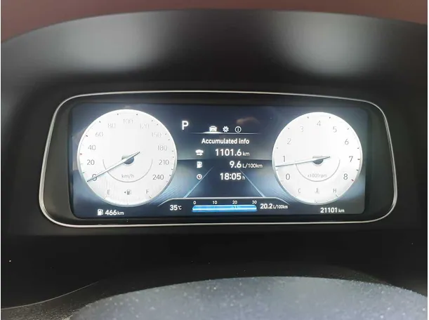 Car image 19