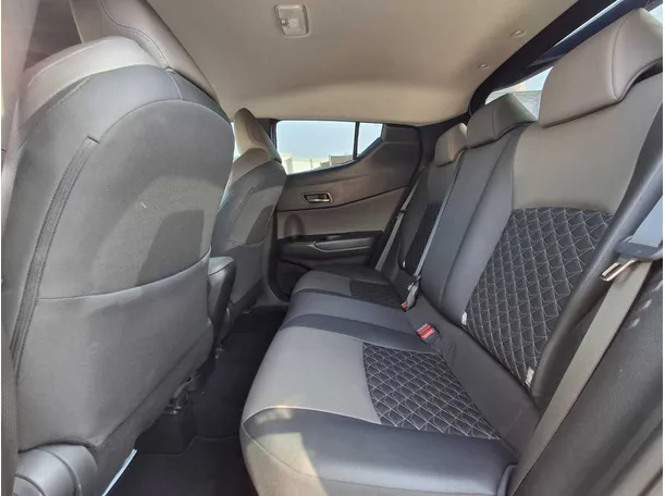 Car image 13