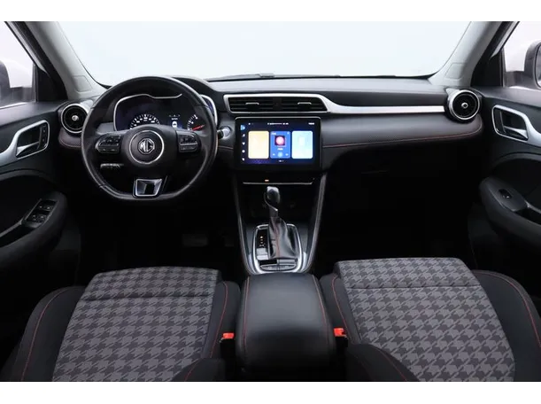 Car image 14