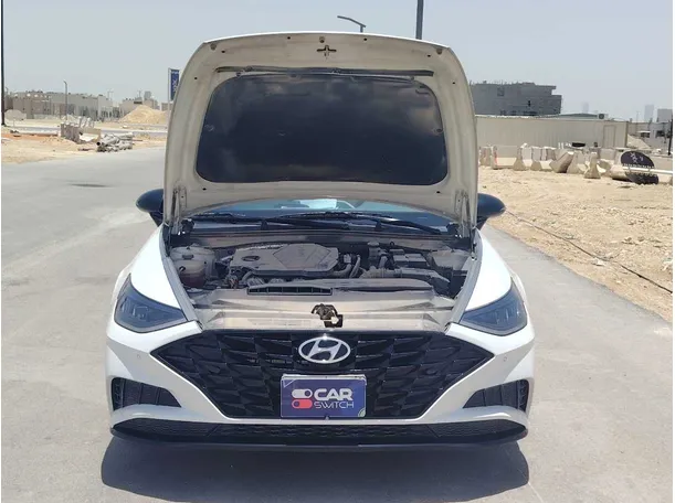Car image 30