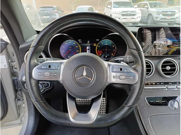 Car image 13