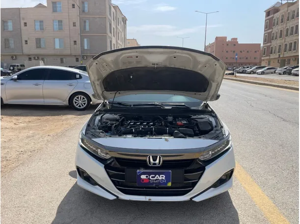 Car image 24