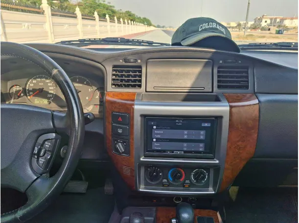 Car image 15