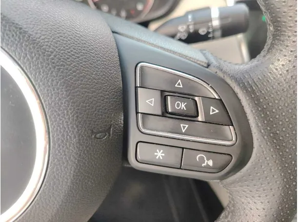 Car image 27