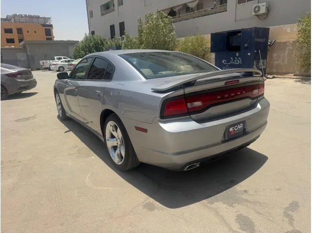 Car image 7