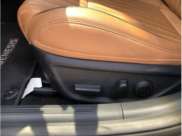 Car image 23