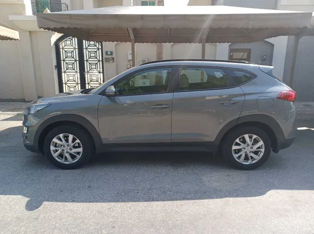 Car image 9