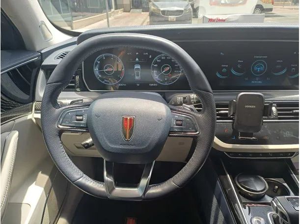 Car image 14