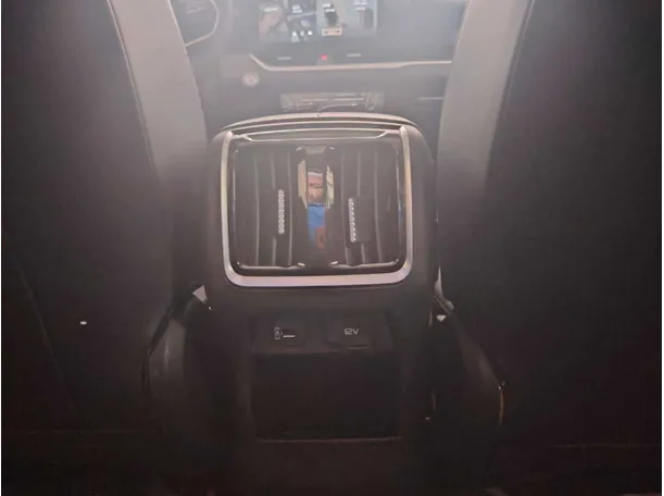 Car image 29