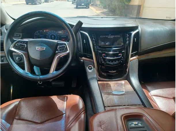 Car image 16