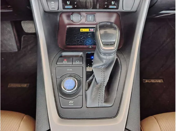 Car image 28