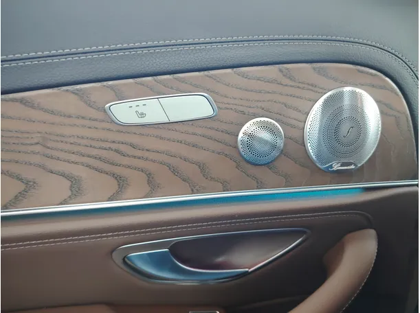 Car image 33