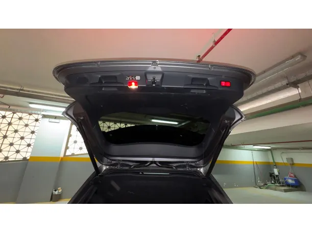 Car image 26