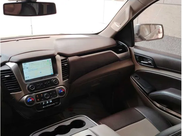 Car image 18