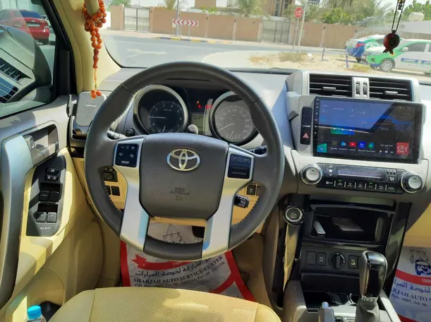 Car image 17