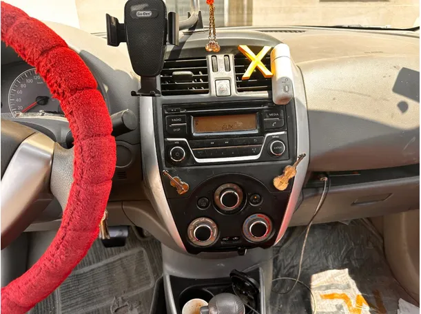 Car image 17