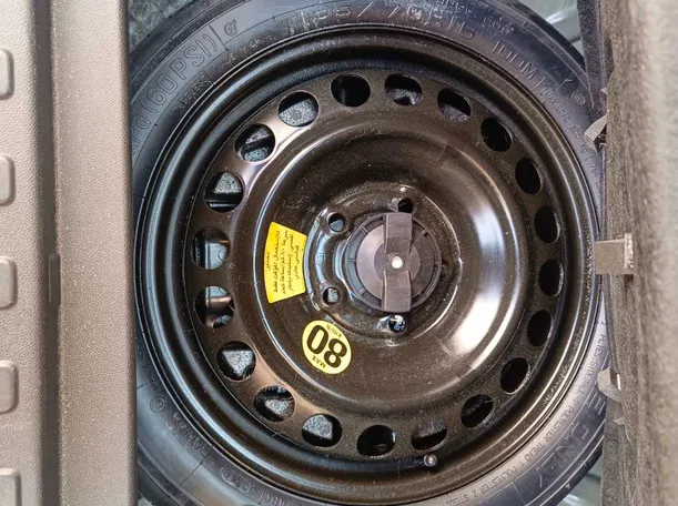 Car image 31