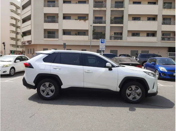 Car image 8
