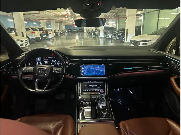 Car image 17