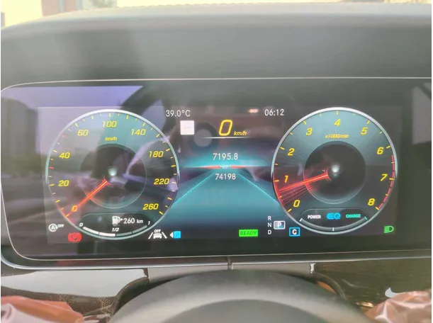 Car image 26
