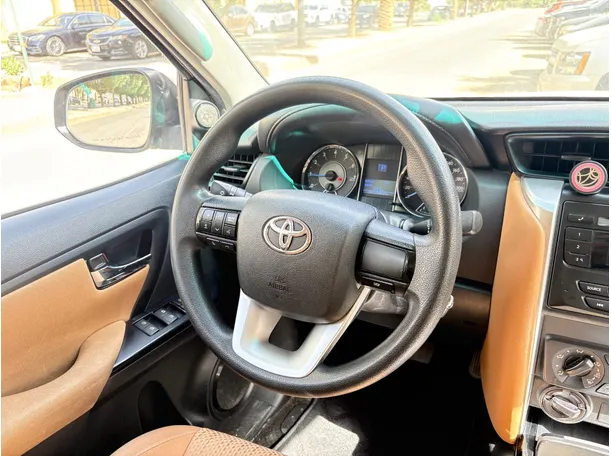 Car image 21