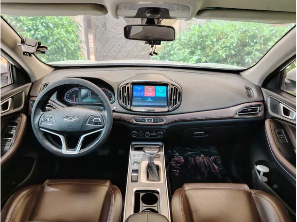 Car image 18