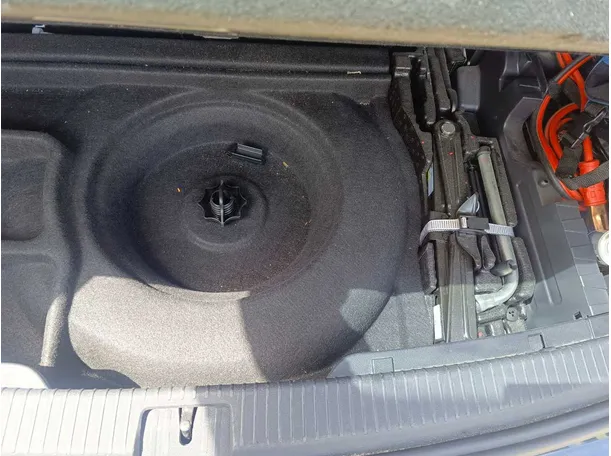 Car image 31
