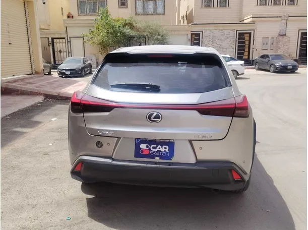 Car image 6