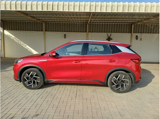 Car image 4