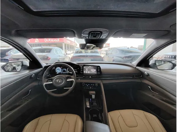 Car image 24