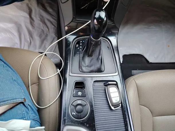 Car image 18