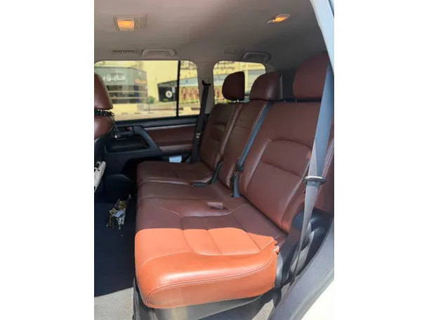 Car image 33