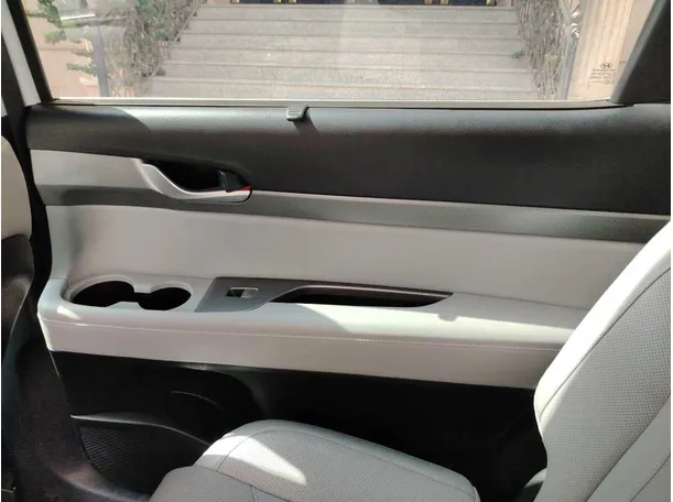 Car image 38