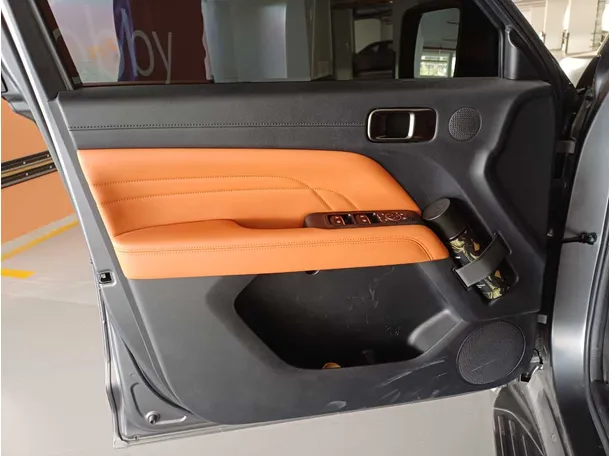 Car image 10