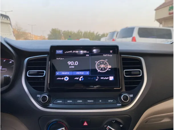 Car image 14