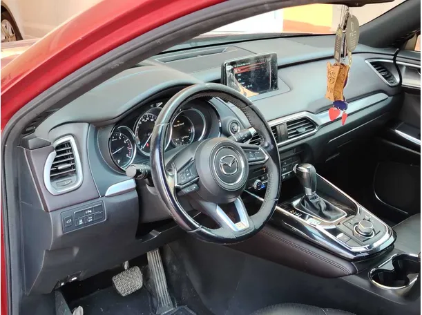 Car image 12
