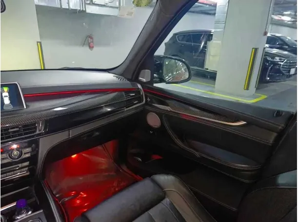 Car image 29
