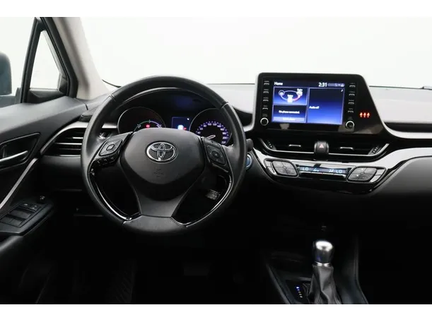 Car image 15
