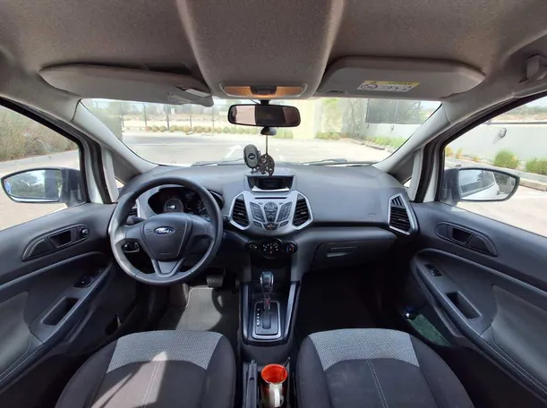 Car image 14