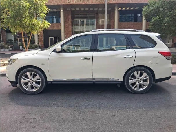 Car image 8