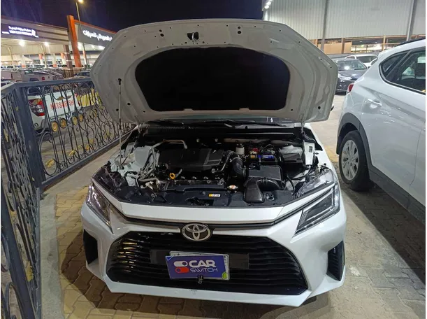 Car image 19