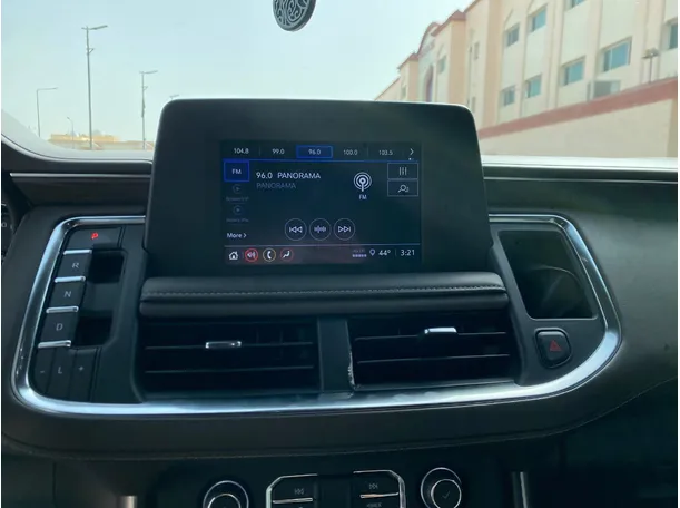 Car image 17