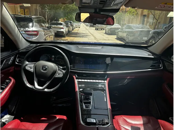 Car image 19