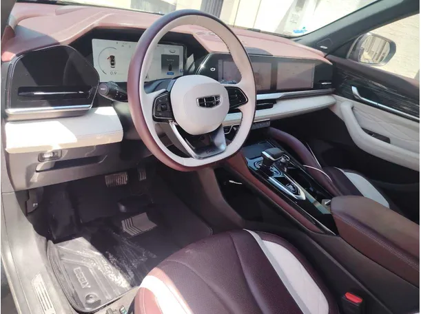 Car image 13